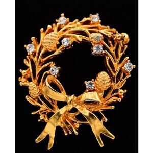 Vintage Crystal Wreath Pin Brooch Rhinestone Gold Tone Christmas Holiday BinAJ